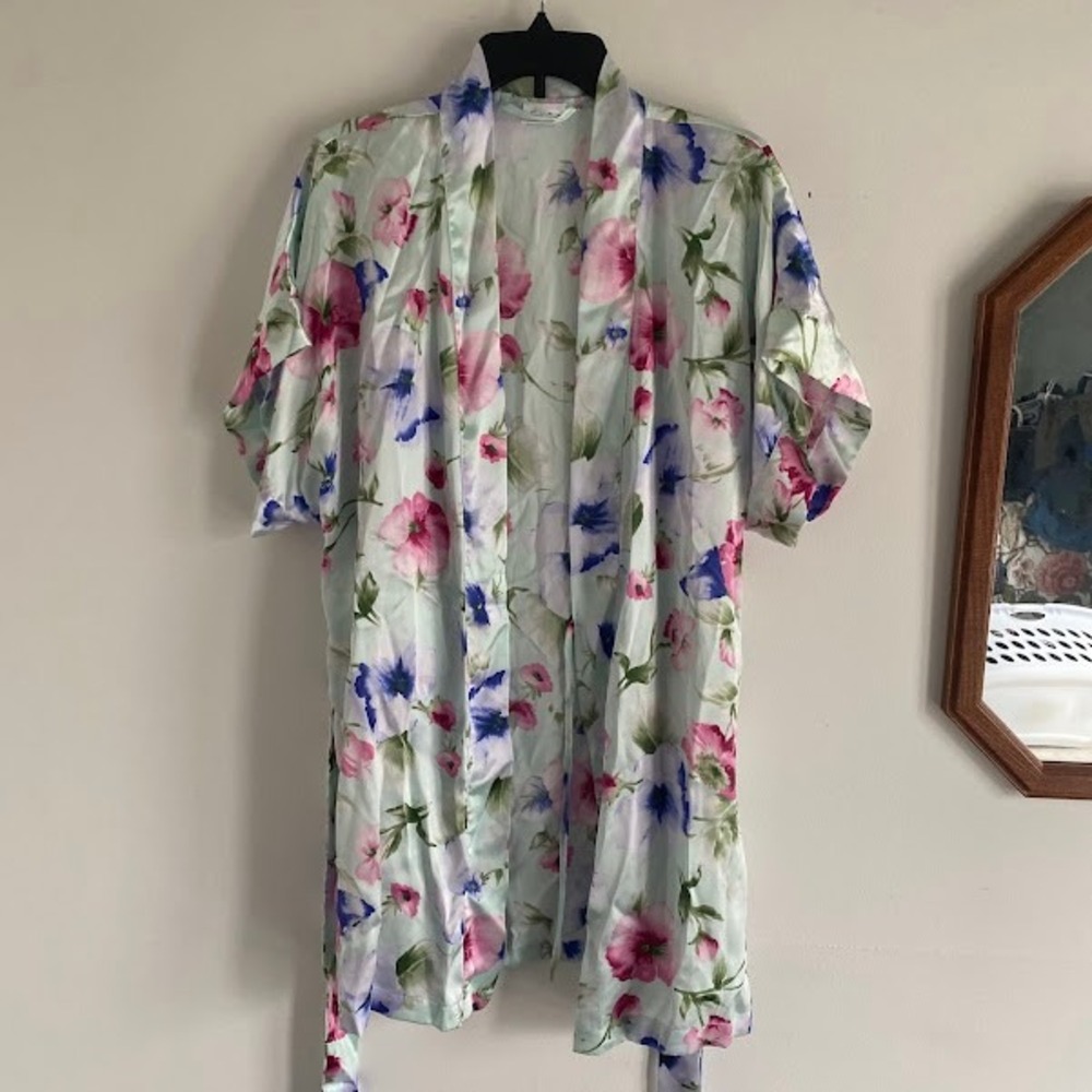 Secret Treasures Floral Satin Robe Mint Green Pink Blue Short Sleeve Kimono M